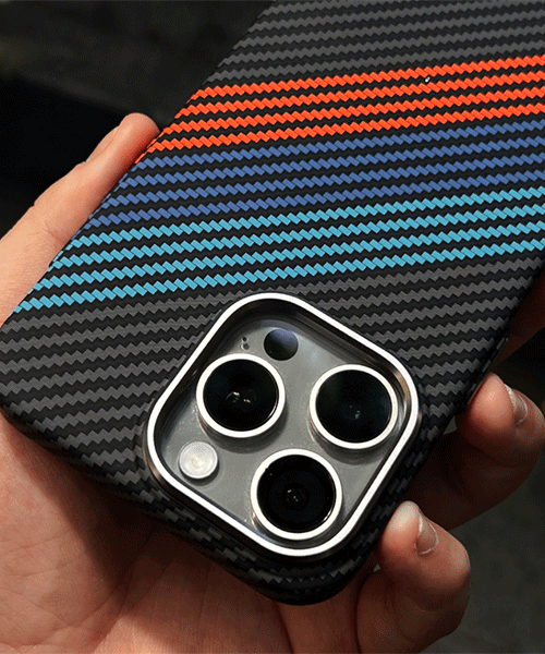 THE M-CARBON BLACK CASE